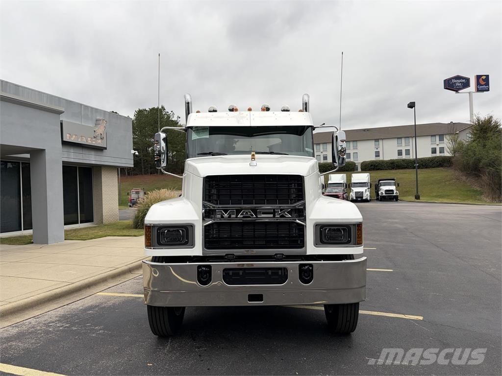 Mack PI64T Tractores (camiões)