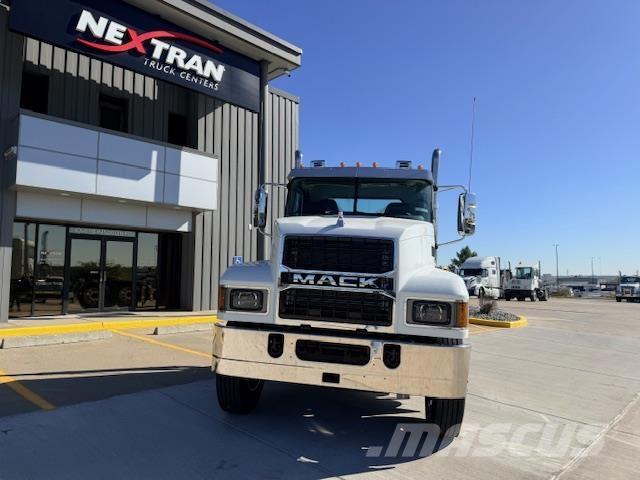 Mack PI64T Tractores (camiões)