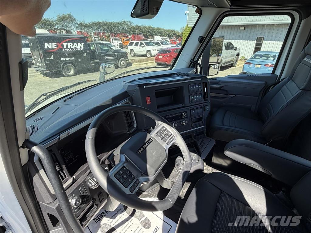 Mack PR64T Tractores (camiões)