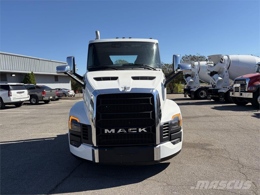 Mack PR64T Tractores (camiões)