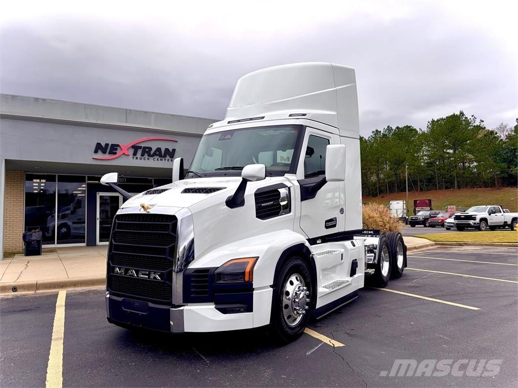 Mack PR64T Tractores (camiões)