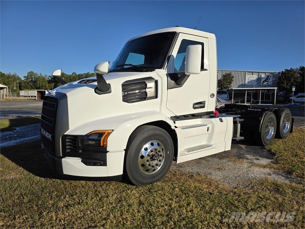 Mack PR64T Tractores (camiões)