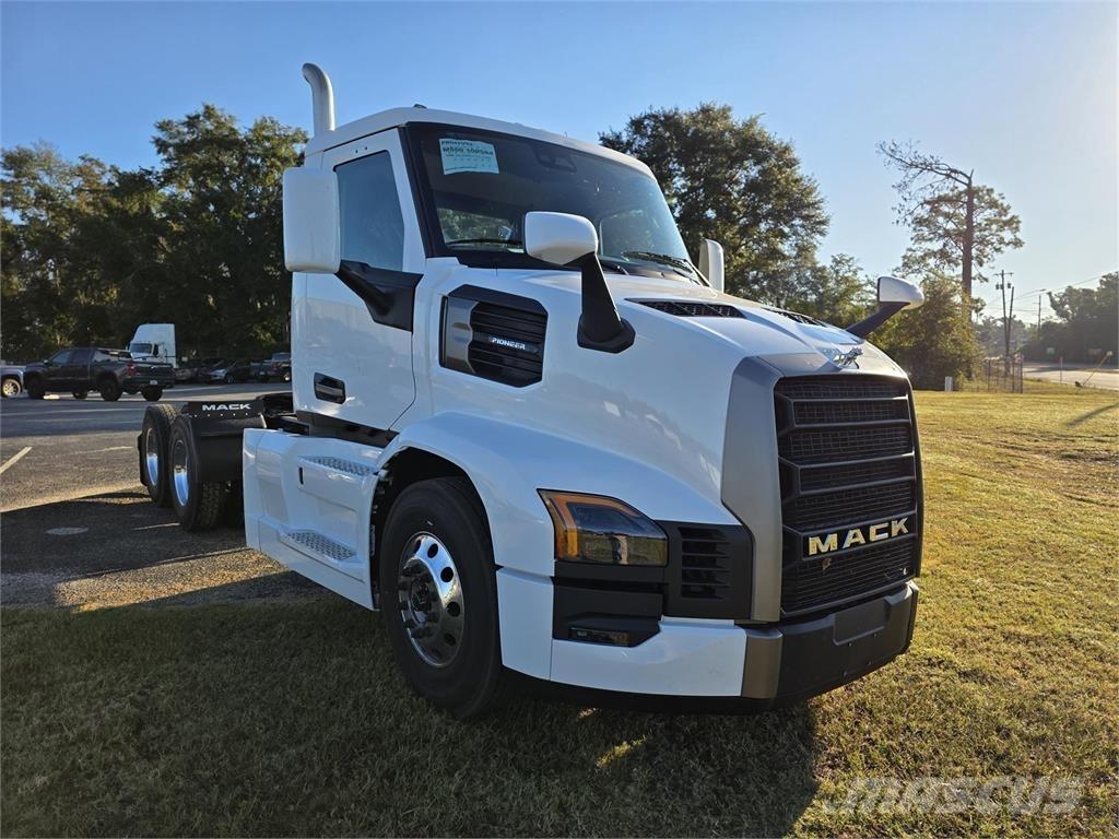 Mack PR64T Tractores (camiões)