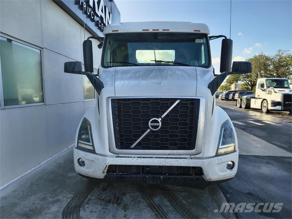 Mack VNR64T300 Tractores (camiões)