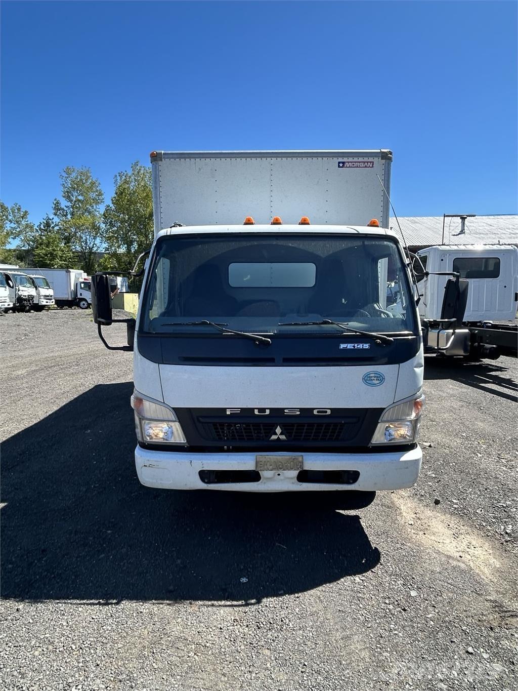 Mitsubishi FUSO FE140 Camiões de caixa fechada