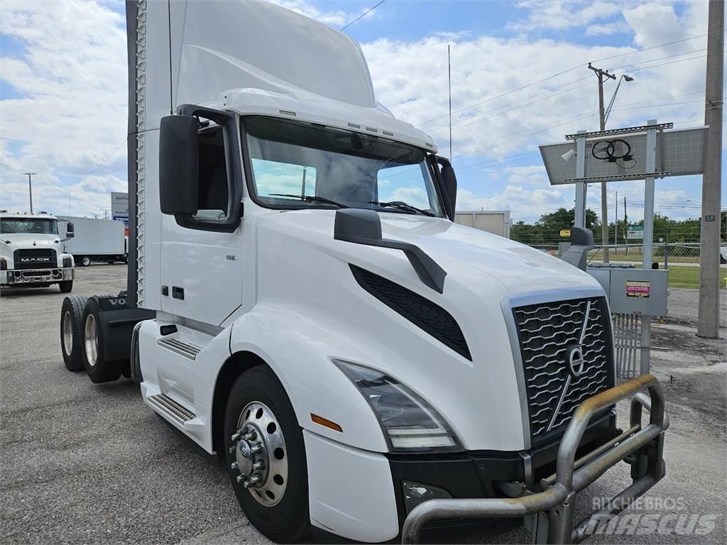 Volvo VNL62T300 Tractores (camiões)