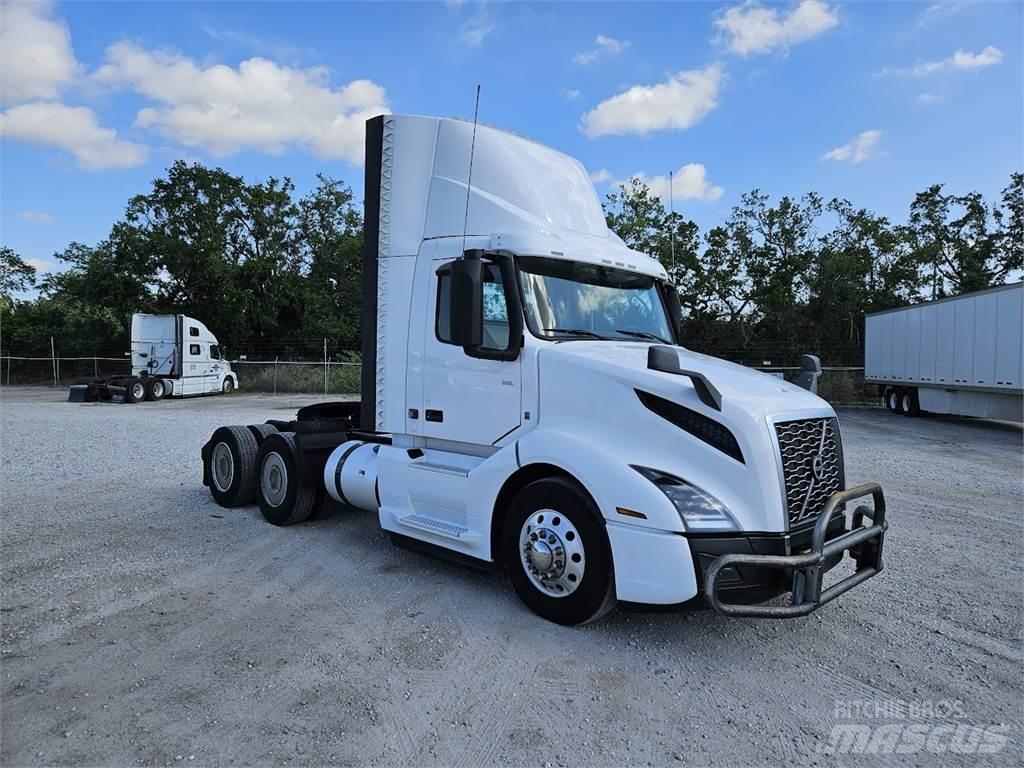Volvo VNL64T300 Tractores (camiões)