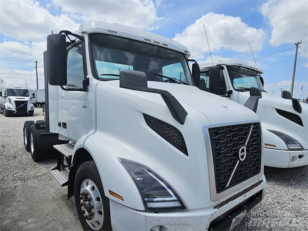 Volvo VNL64T300 Tractores (camiões)