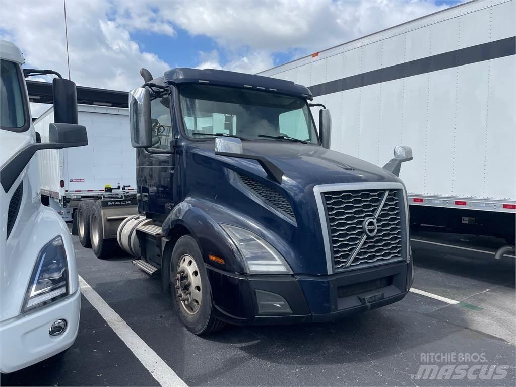 Volvo VNL64T300 Tractores (camiões)