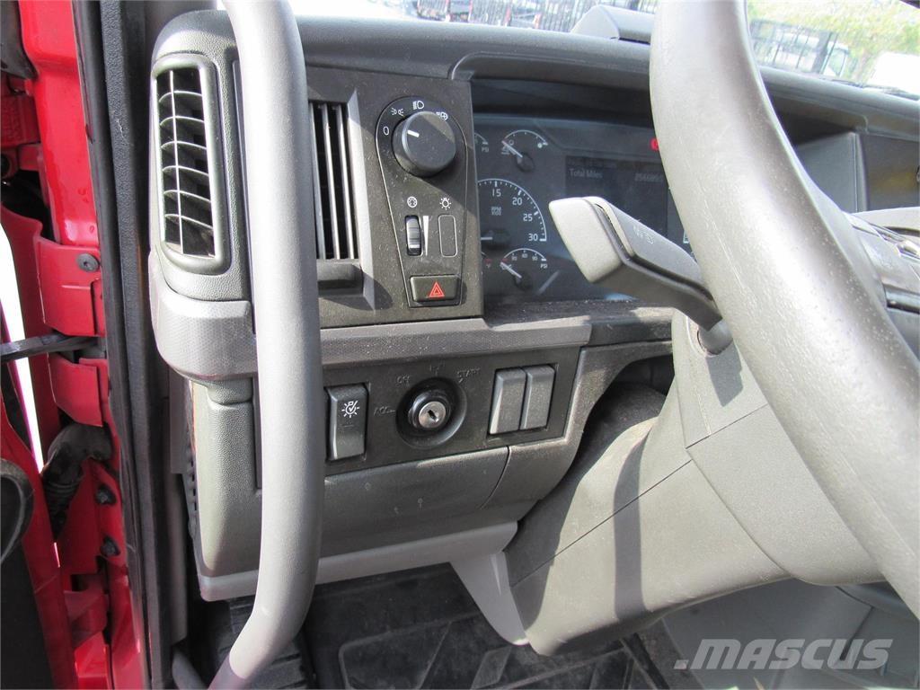Volvo VNL64T300 Tractores (camiões)