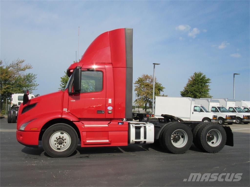 Volvo VNL64T300 Tractores (camiões)