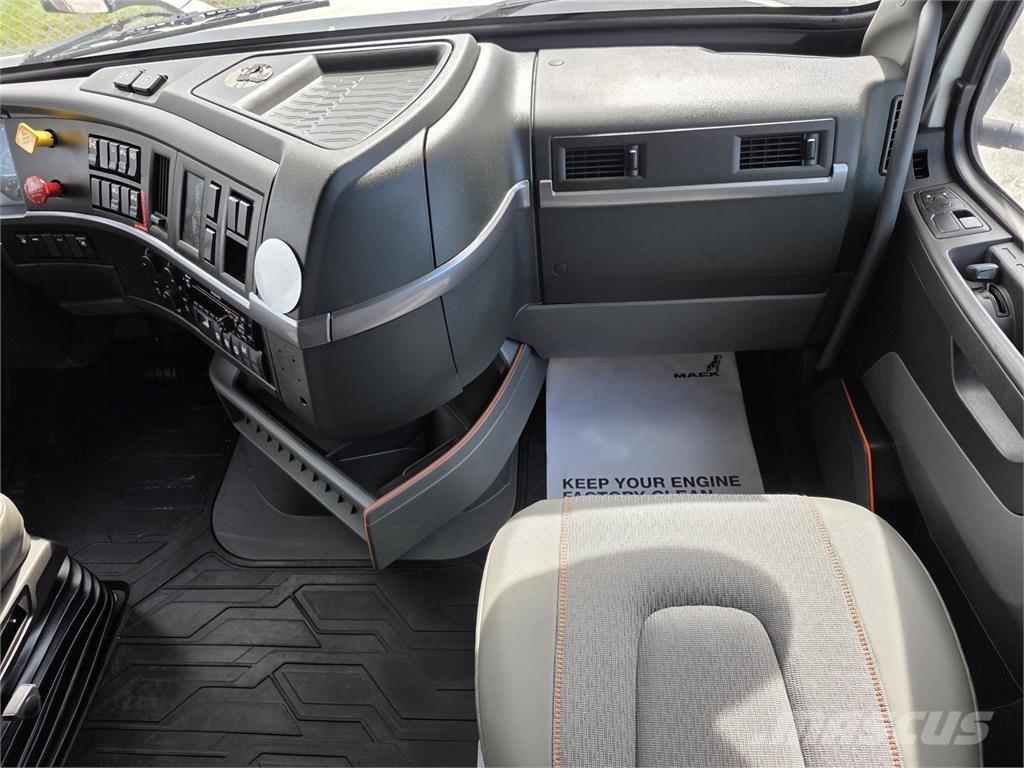 Volvo VNL64T760 Tractores (camiões)