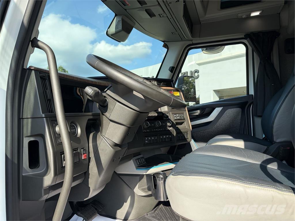 Volvo VNL64T860 Tractores (camiões)