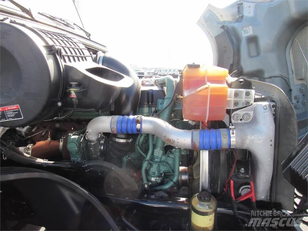 Volvo VNL64T860 Tractores (camiões)