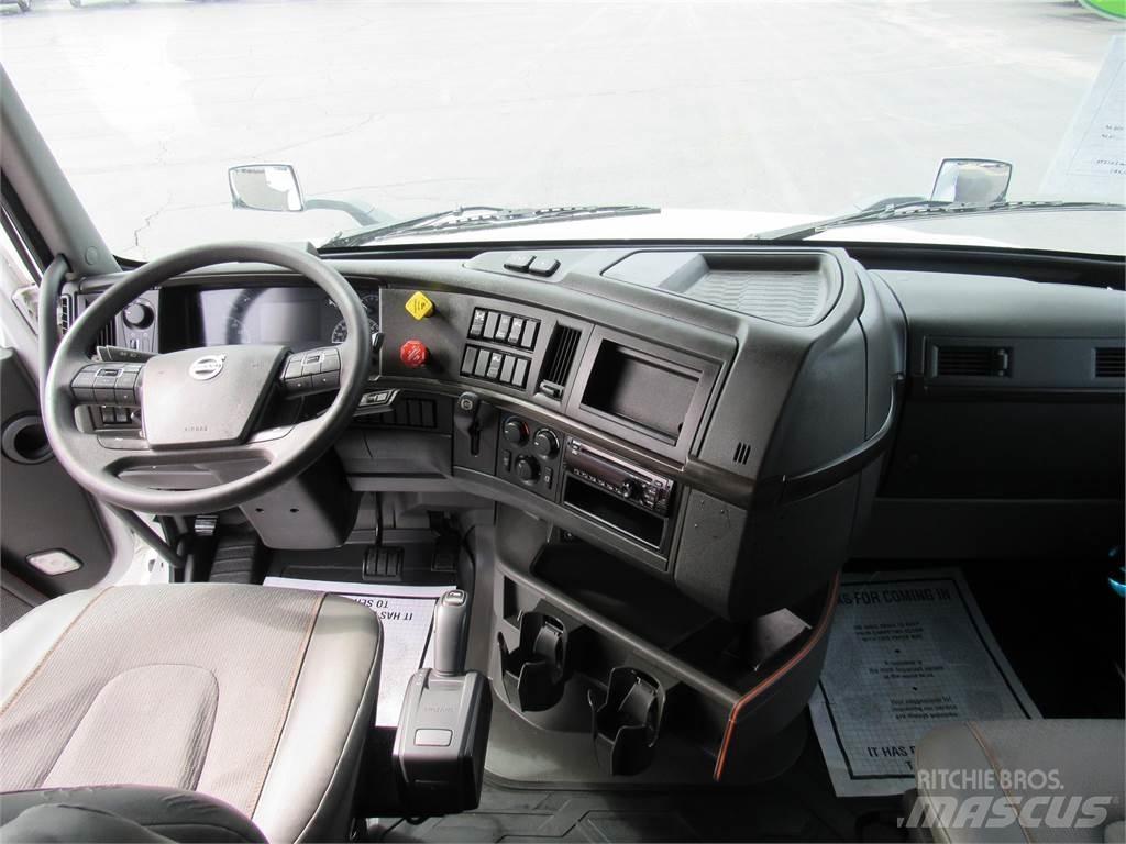 Volvo VNL64T860 Tractores (camiões)