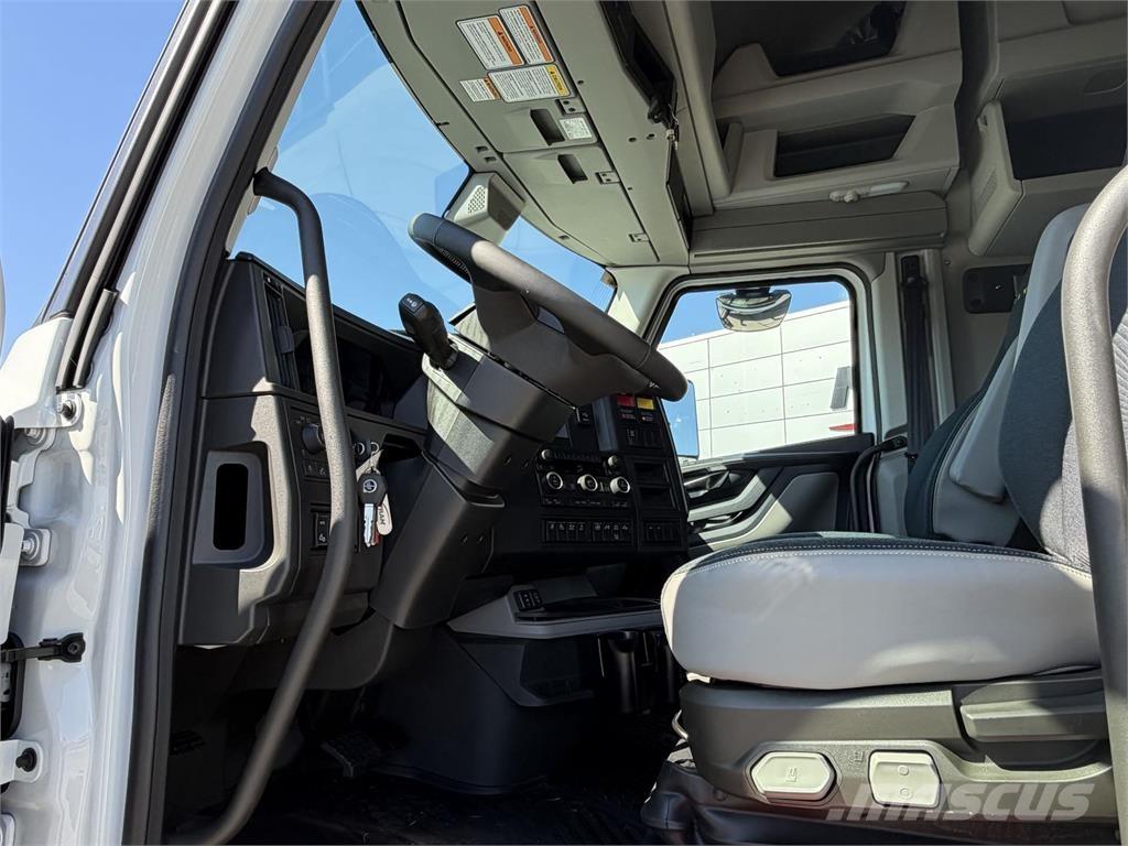 Volvo VNL64T860 Tractores (camiões)