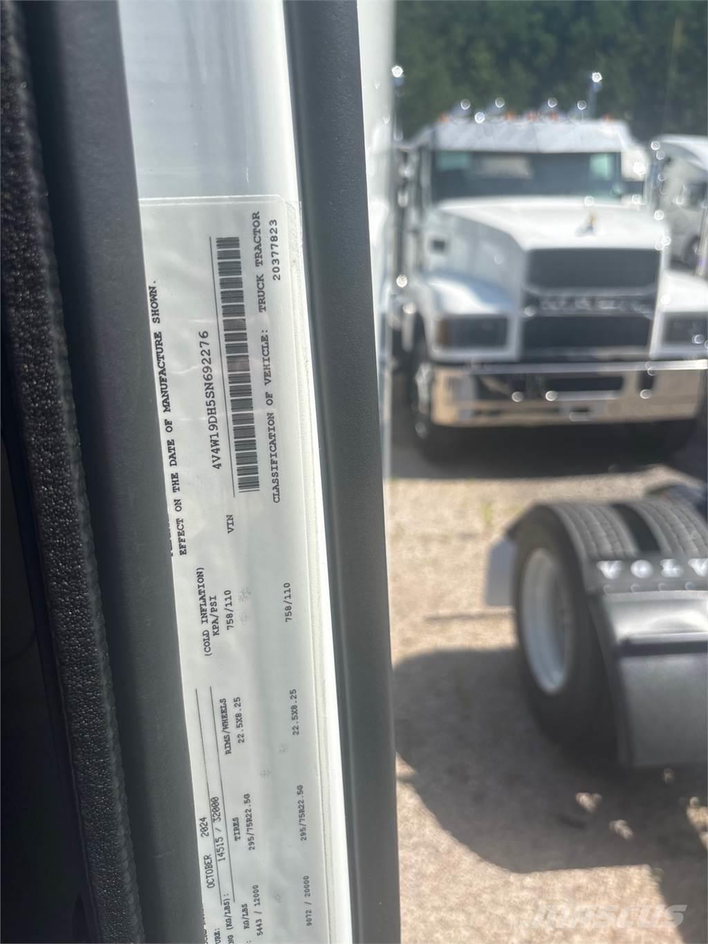Volvo VNR42T300 Tractores (camiões)