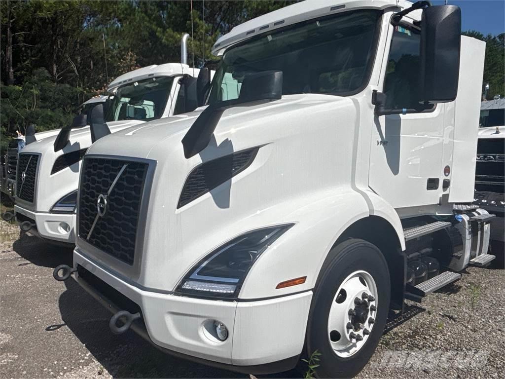 Volvo VNR42T300 Tractores (camiões)