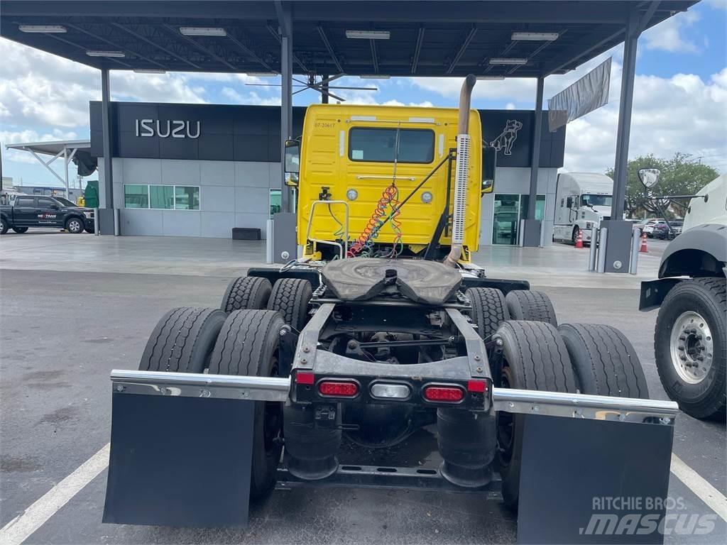 Volvo VNR64T300 Tractores (camiões)