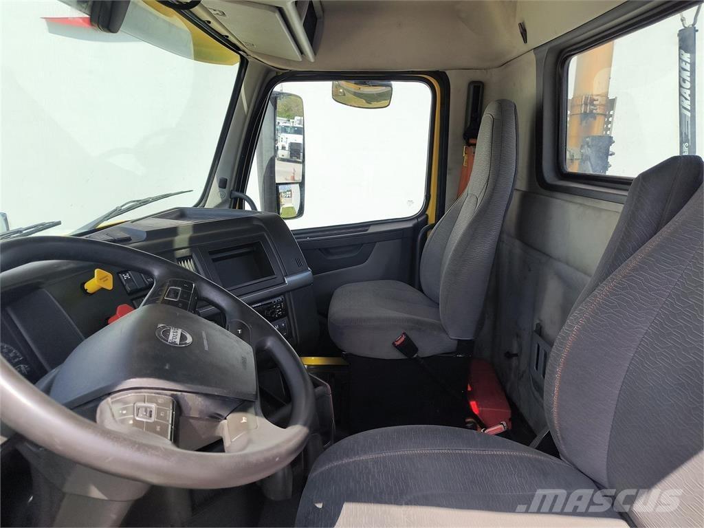 Volvo VNR64T300 Tractores (camiões)