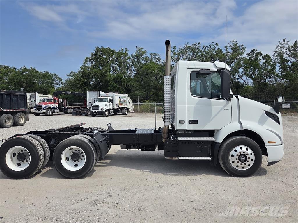 Volvo VNR64T300 Tractores (camiões)
