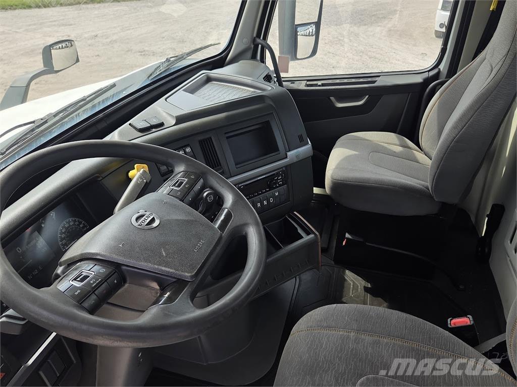 Volvo VNR64T300 Tractores (camiões)