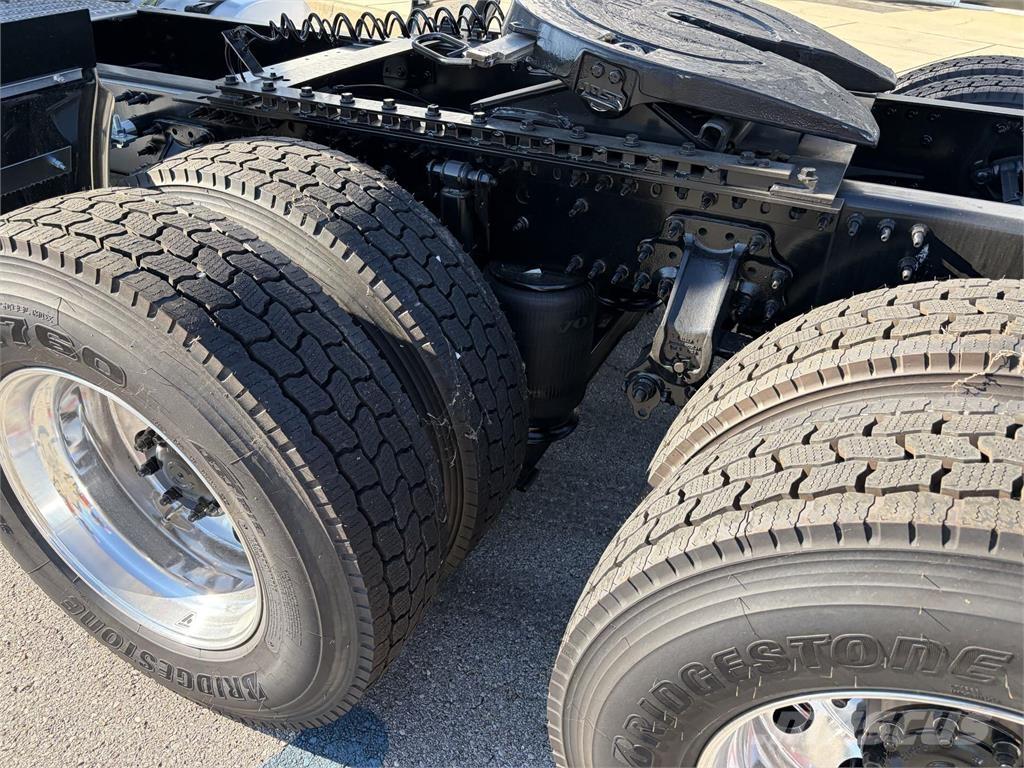 Volvo VNR64T300 Tractores (camiões)