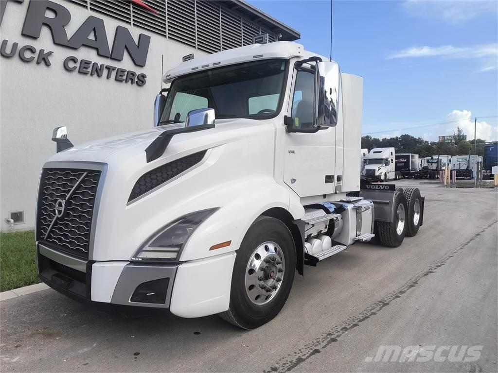 Volvo VNR64T300 Tractores (camiões)