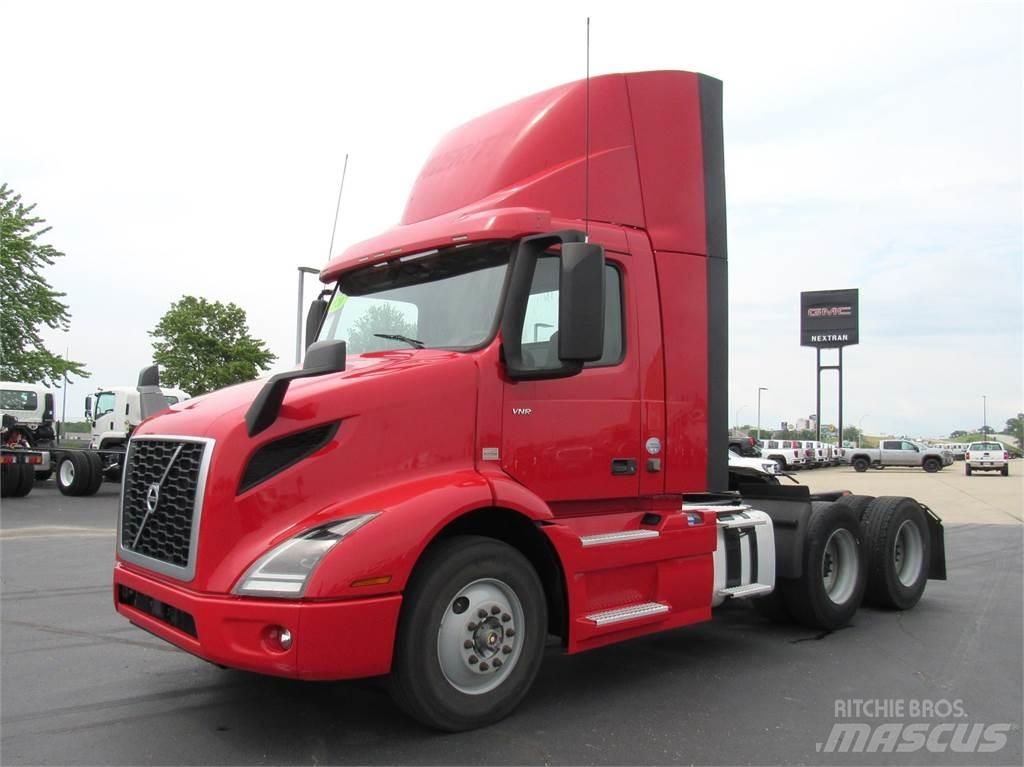 Volvo VNR64T300 Tractores (camiões)