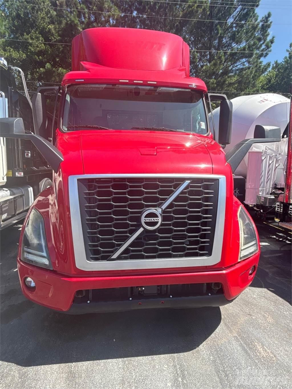 Volvo VNR64T300 Tractores (camiões)