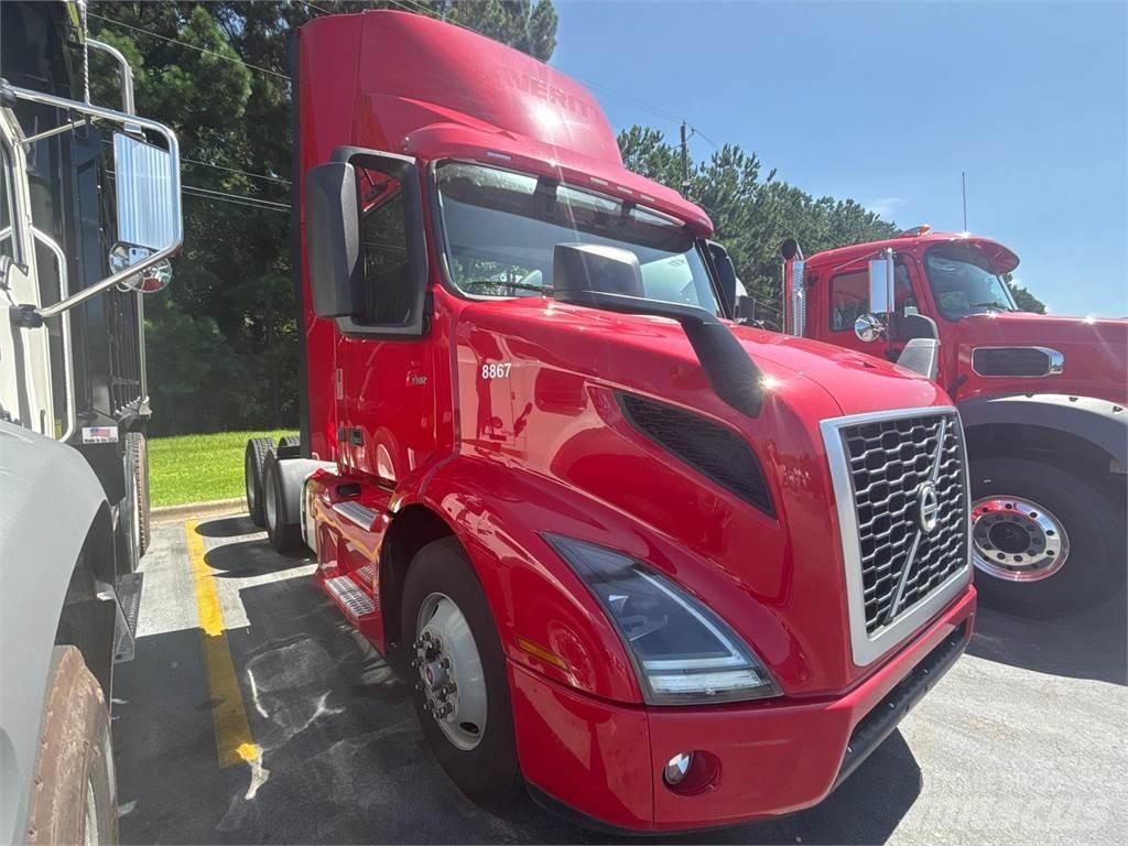 Volvo VNR64T300 Tractores (camiões)