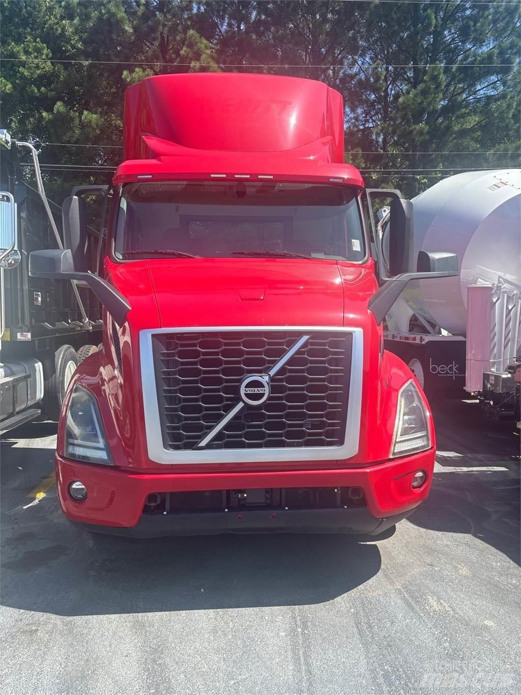 Volvo VNR64T300 Tractores (camiões)