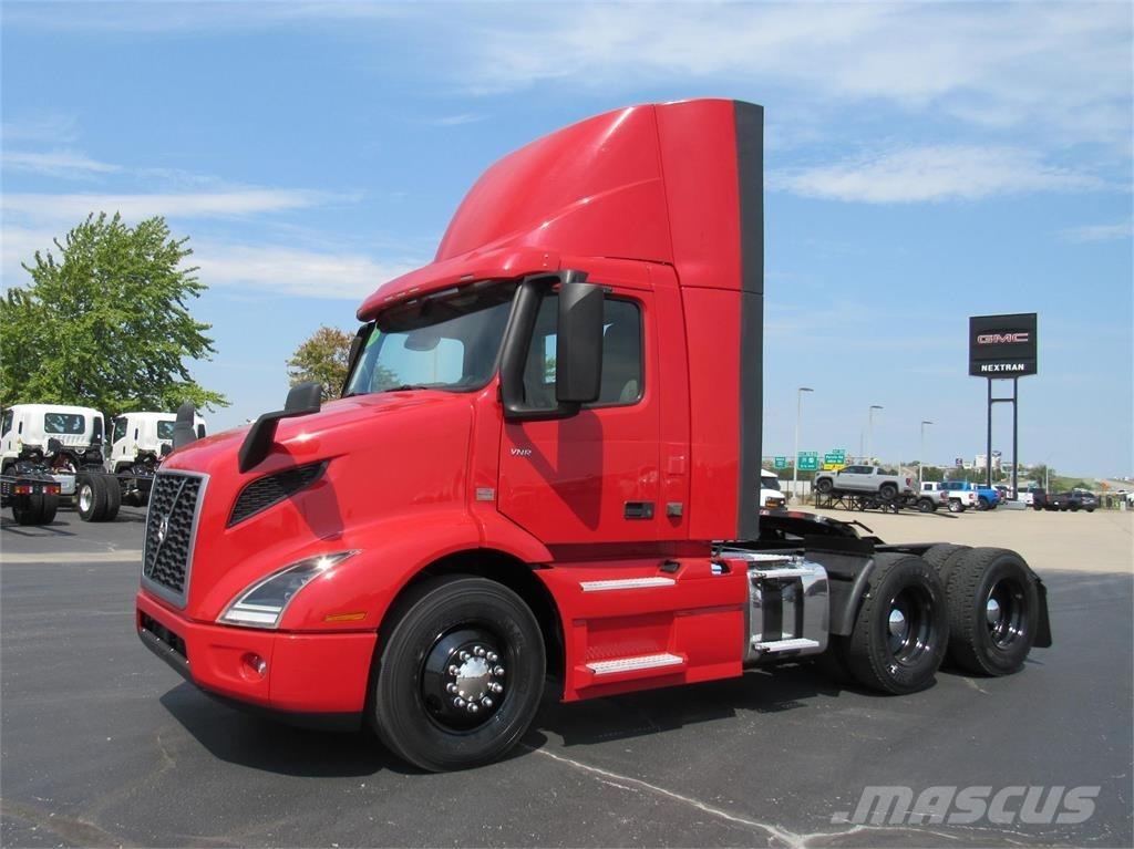 Volvo VNR64T300 Tractores (camiões)