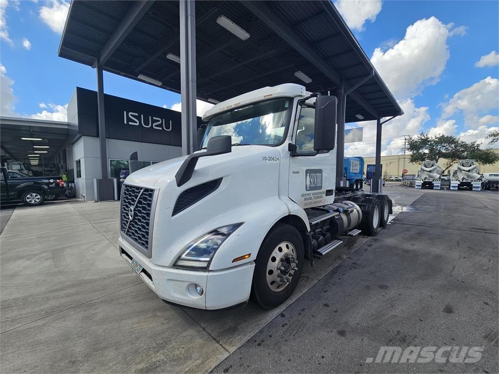 Volvo VNR64T300 Tractores (camiões)