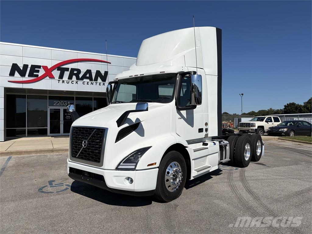 Volvo VNR64T300 Tractores (camiões)