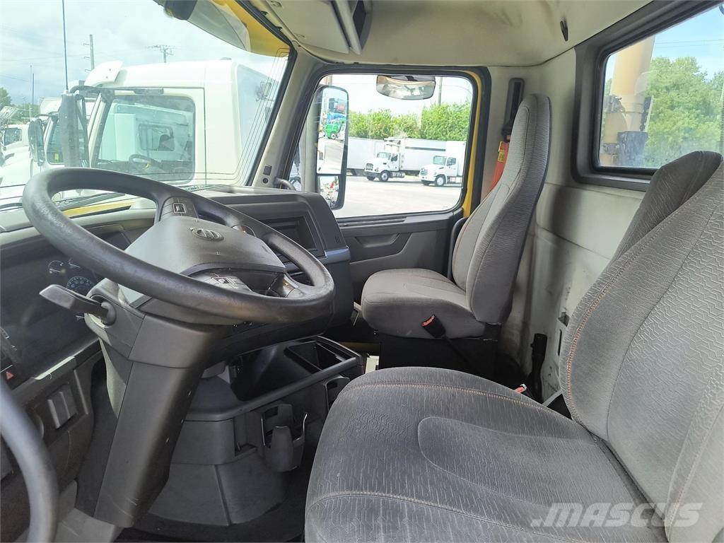 Volvo VNR64T300 Tractores (camiões)