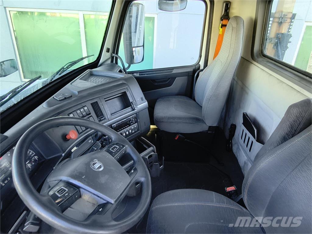 Volvo VNR64T300 Tractores (camiões)