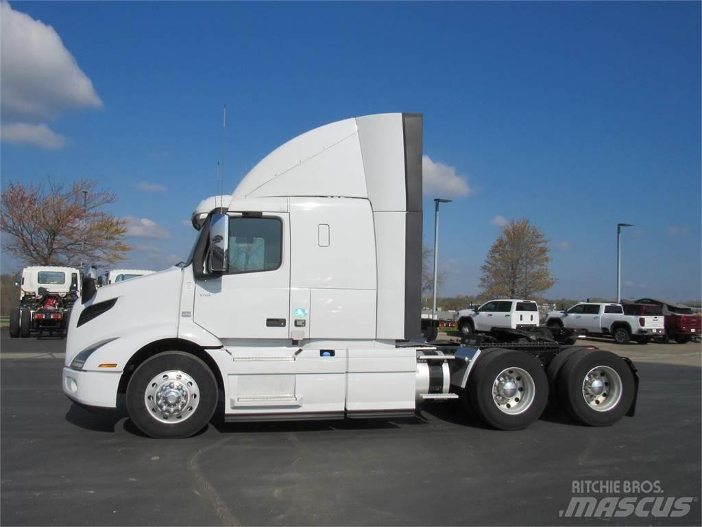 Volvo VNR64T400 Tractores (camiões)