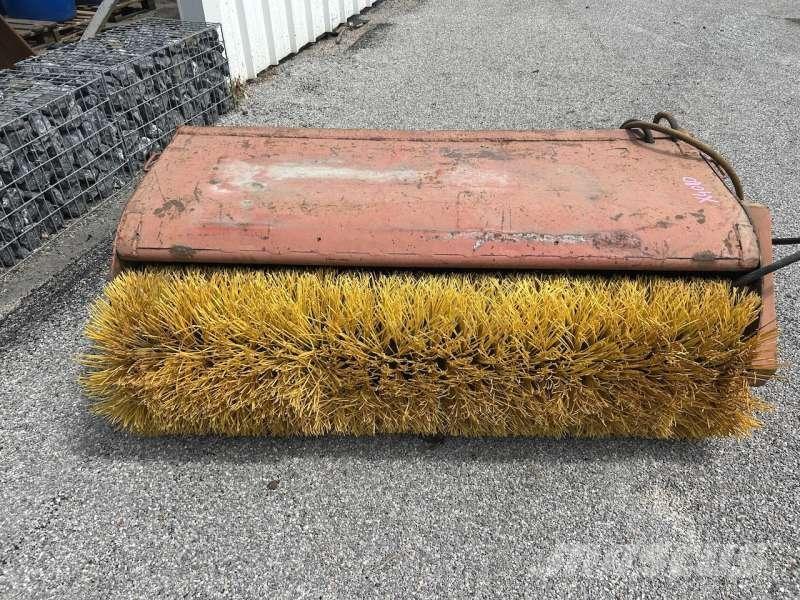  AUTRE 1700mm Camiões varredores