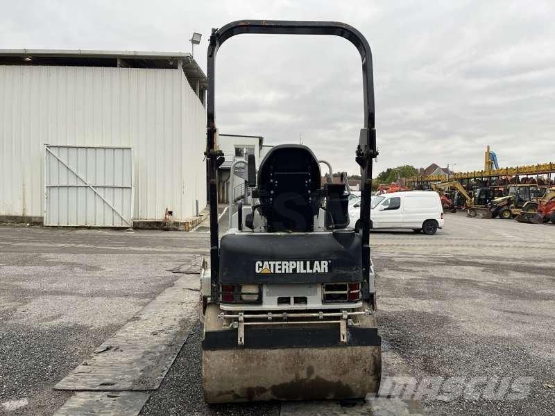CAT CB24 Compactadores para terra