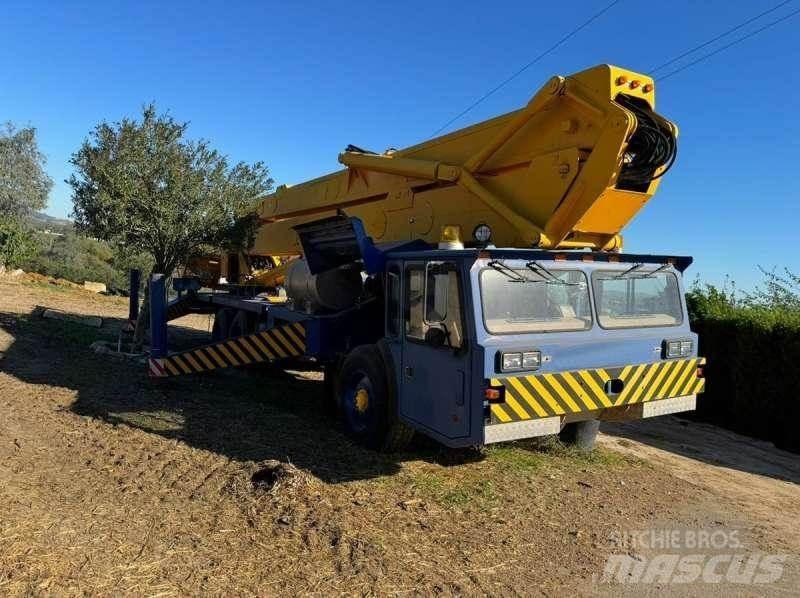 Condor 125/S Gruas Todo terreno
