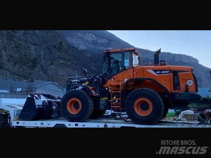 Doosan DL300 Pás carregadoras de rodas
