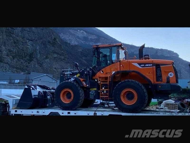 Doosan DL300 Pás carregadoras de rodas