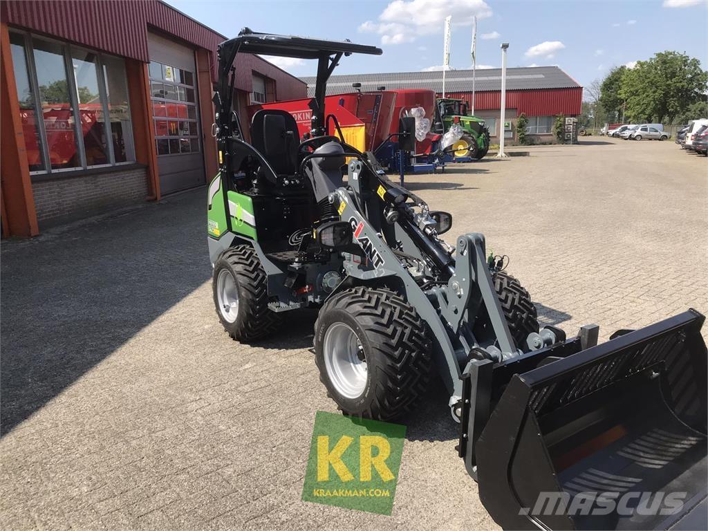 GiANT G2200E Carregadoras frontais e escavadoras