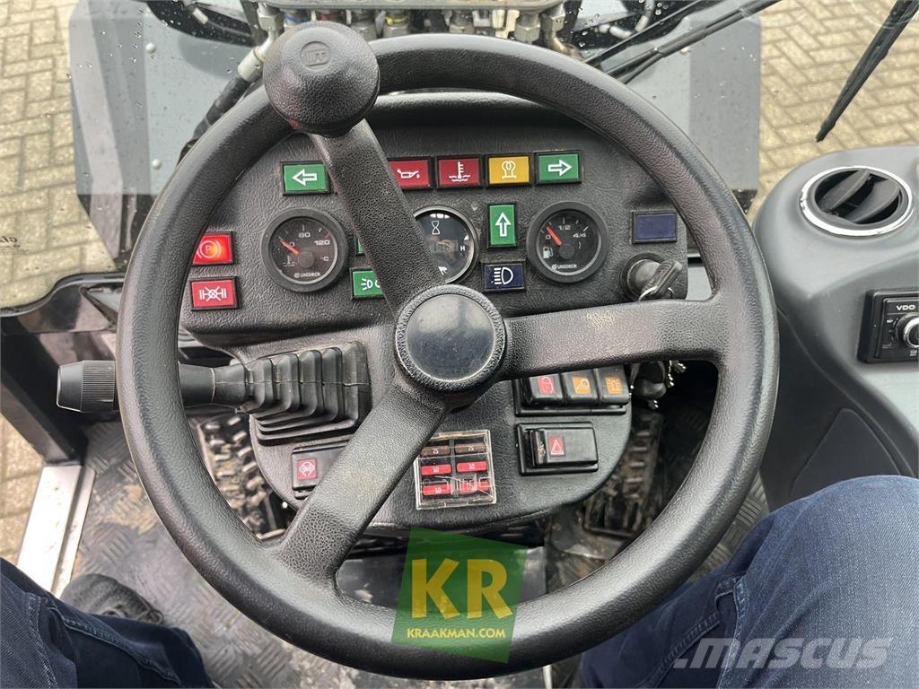 GiANT V5003 Carregadoras frontais e escavadoras