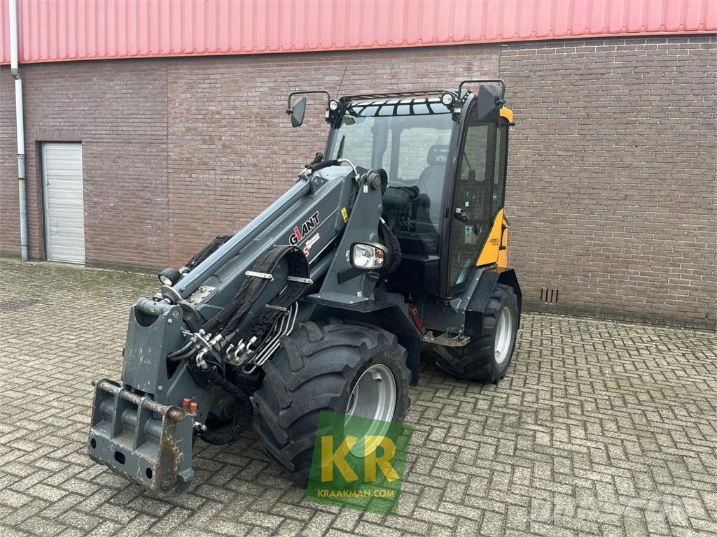 GiANT V5003 Carregadoras frontais e escavadoras