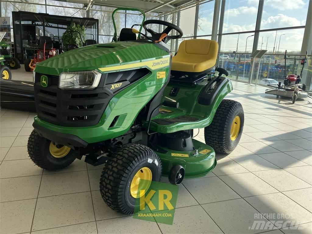 John Deere X107 Corta-Relvas Riders
