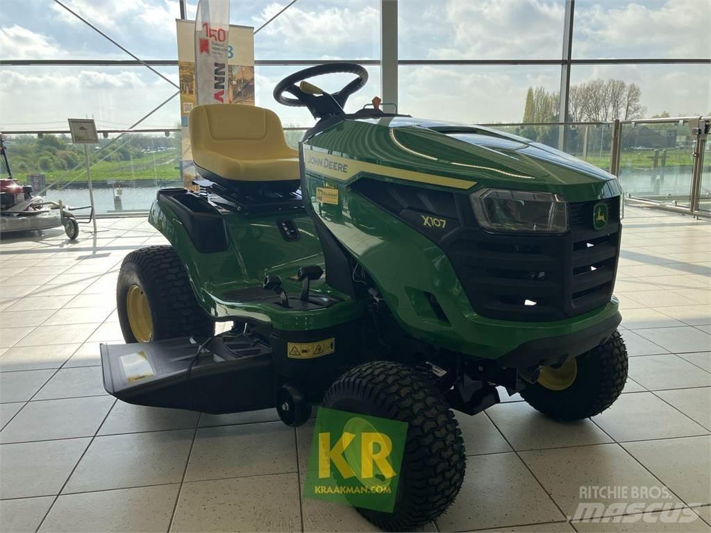 John Deere X107 Corta-Relvas Riders