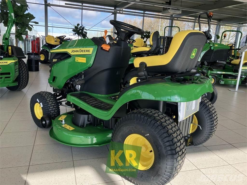 John Deere X107 Corta-Relvas Riders