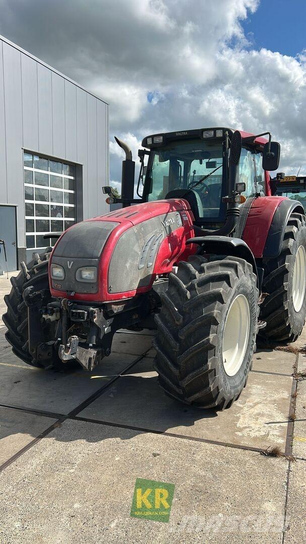 Valtra Overig Tratores Agrícolas usados